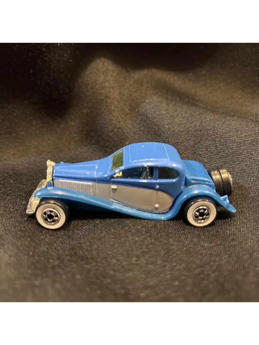 1930’S Bugatti Coupe DeVille Blue & Gray Hot Wheels 1980 Die-cast Car